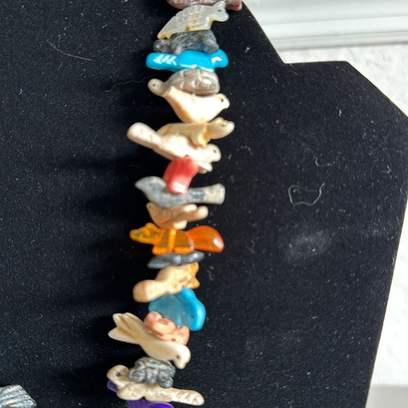 Native American Zuni Fetish Necklace - Picture 4 of 16